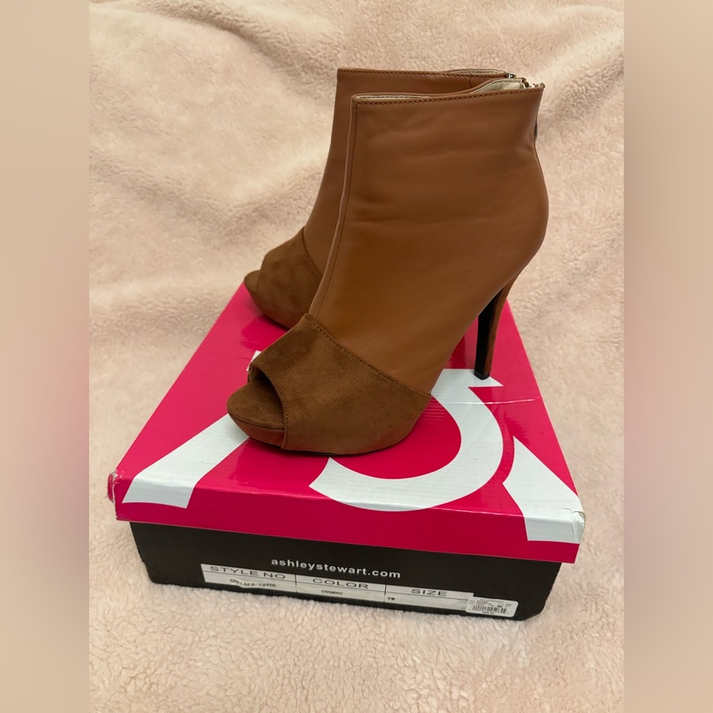 Ashley Stewart ankle boots, women’s size 9W, color Cognac, NWT